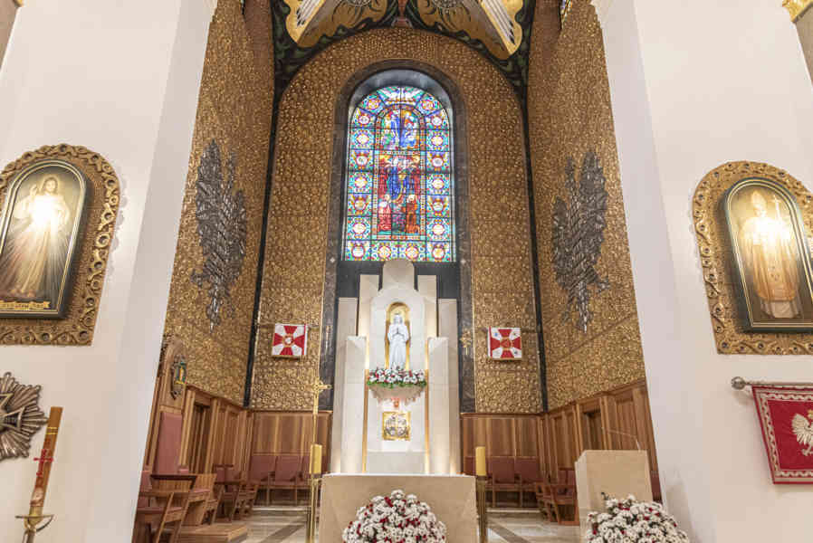 Polonia - Varsovia 167 - catedral de campaña del ejército polaco.jpg